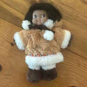 Doll Eskimo KIPMIK 9-10 inches Tall - Anchorage Alaska Molly of Denali lookalike